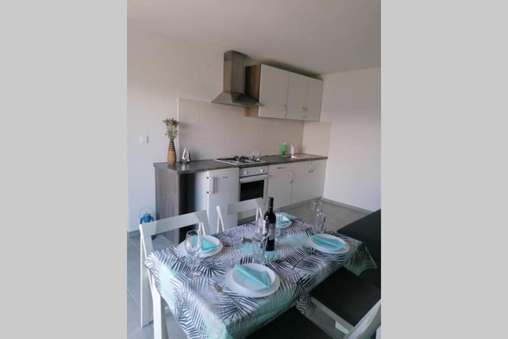 Apartment By The Sea- Santa Marina Raša Dış mekan fotoğraf